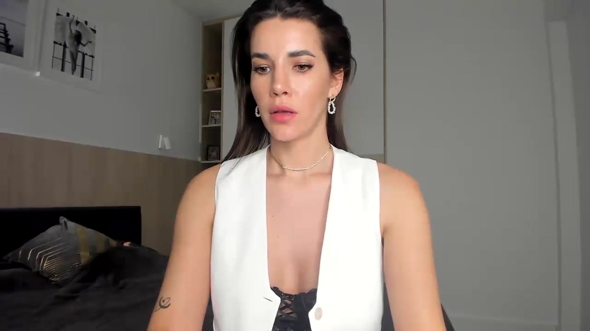 Gallery image thumbnail from EliinaGreen's myfreecams stream on, 01/29/2024, 23:06 image 4 of 20