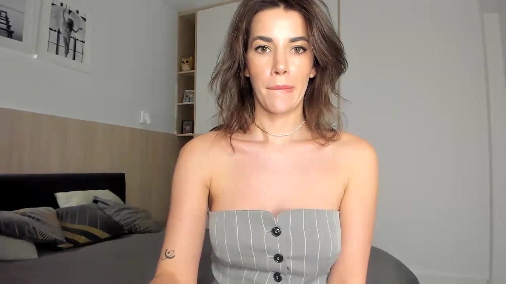 Gallery image thumbnail from EliinaGreen's myfreecams stream on, 01/30/2024, 18:34 image 2 of 20