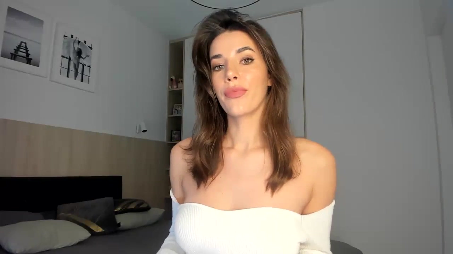 Gallery image thumbnail from EliinaGreen's myfreecams stream on, 02/01/2024, 11:48 image 20 of 20