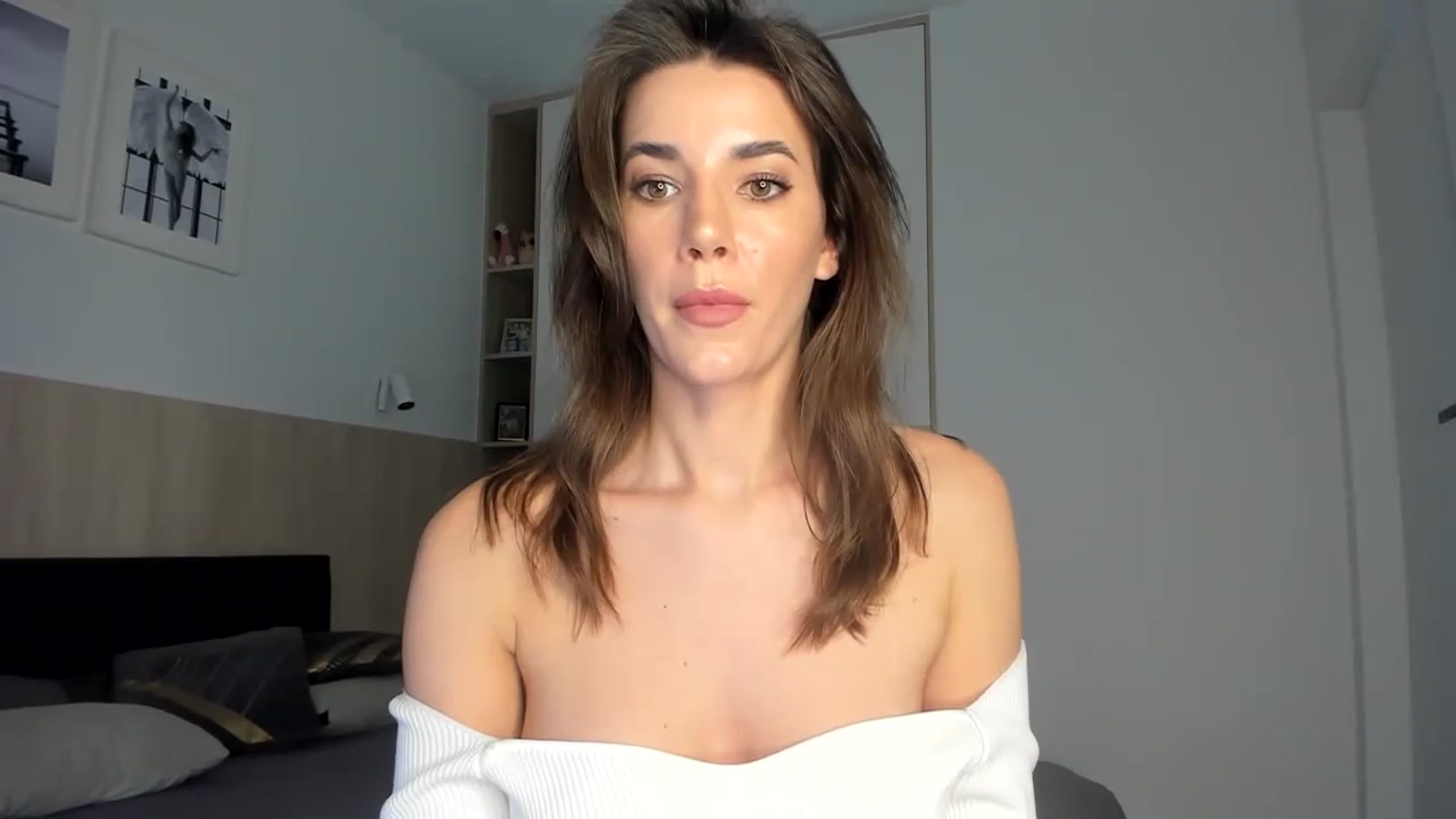 Gallery image thumbnail from EliinaGreen's myfreecams stream on, 02/01/2024, 13:08 image 19 of 20
