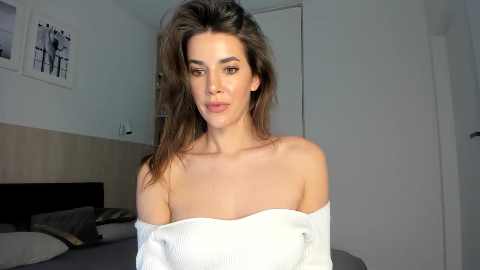 Gallery image thumbnail from EliinaGreen's myfreecams stream on, 02/01/2024, 13:08 image 2 of 20