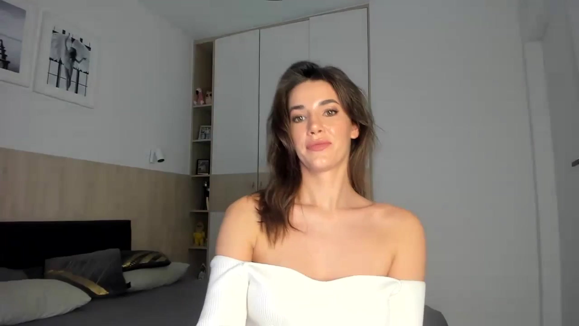 Gallery image thumbnail from EliinaGreen's myfreecams stream on, 02/01/2024, 13:08 image 16 of 20