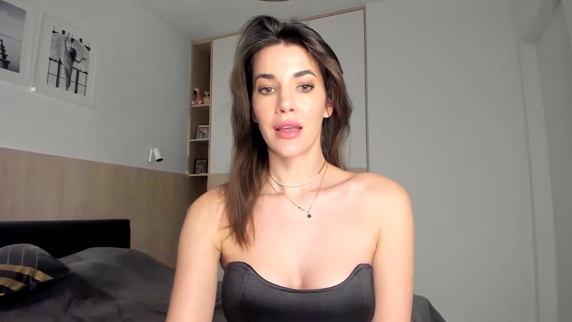 Gallery image thumbnail from EliinaGreen's myfreecams stream on, 02/02/2024, 17:55 image 6 of 20