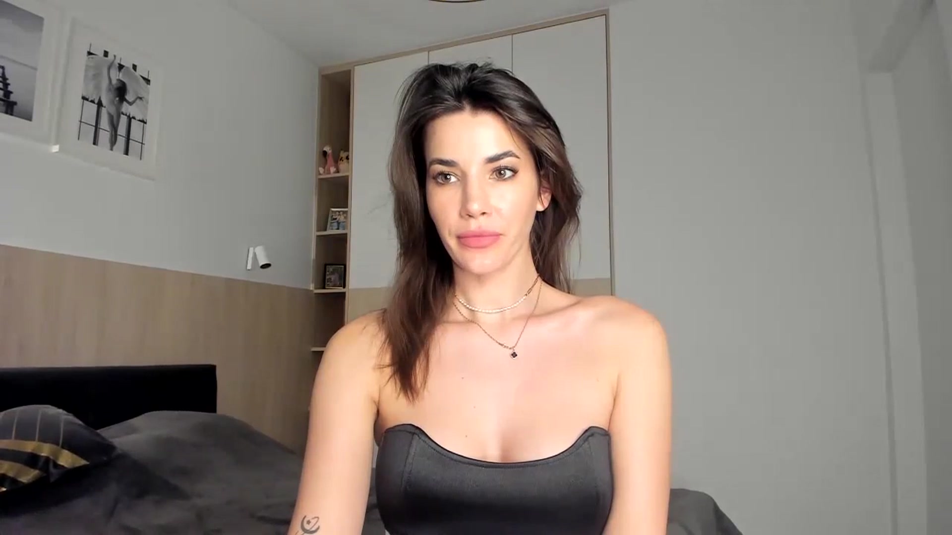 Gallery image thumbnail from EliinaGreen's myfreecams stream on, 02/02/2024, 17:55 image 5 of 20