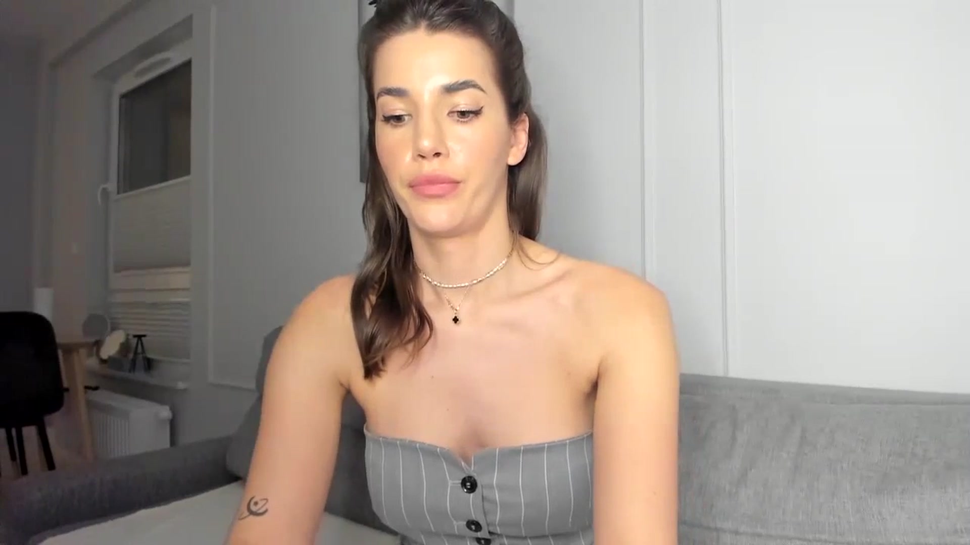 Gallery image thumbnail from EliinaGreen's myfreecams stream on, 02/04/2024, 17:21 image 18 of 20