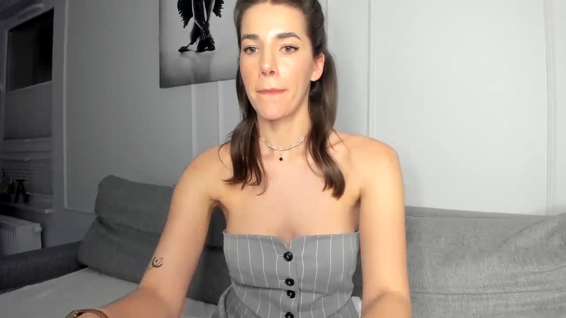 Gallery image thumbnail from EliinaGreen's myfreecams stream on, 02/04/2024, 17:21 image 4 of 20