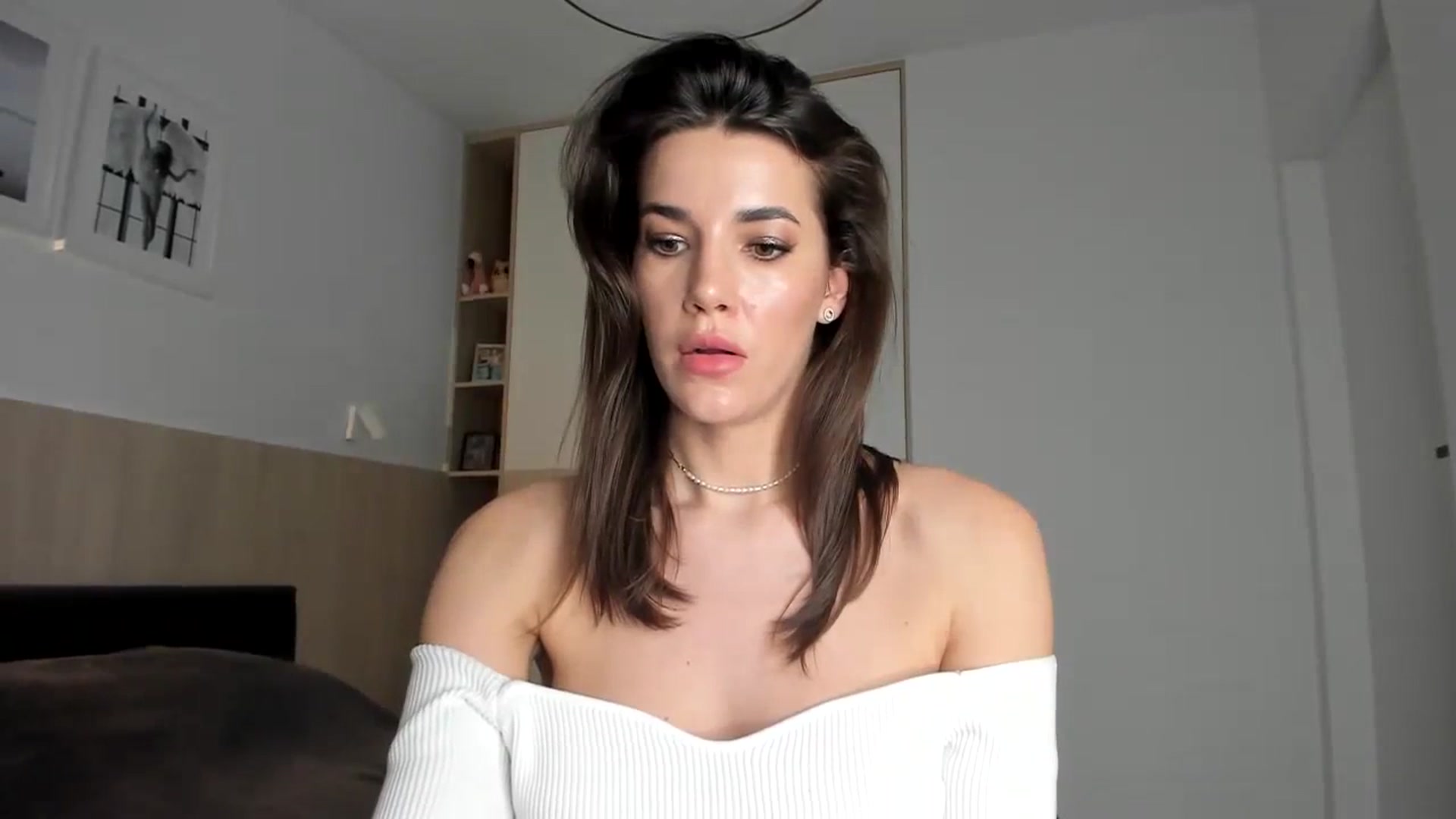 Gallery image thumbnail from EliinaGreen's myfreecams stream on, 02/17/2024, 15:38 image 16 of 20