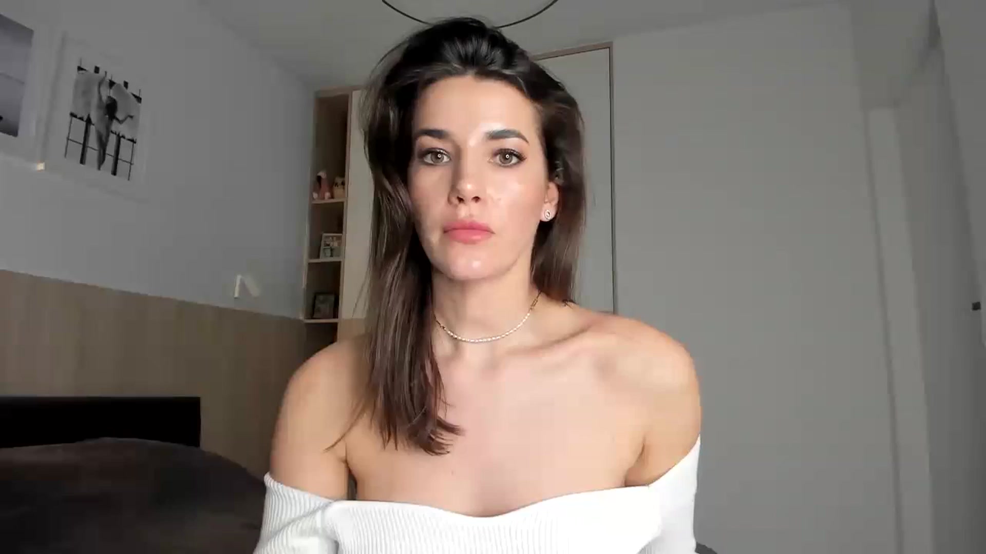 Gallery image thumbnail from EliinaGreen's myfreecams stream on, 02/17/2024, 15:38 image 17 of 20