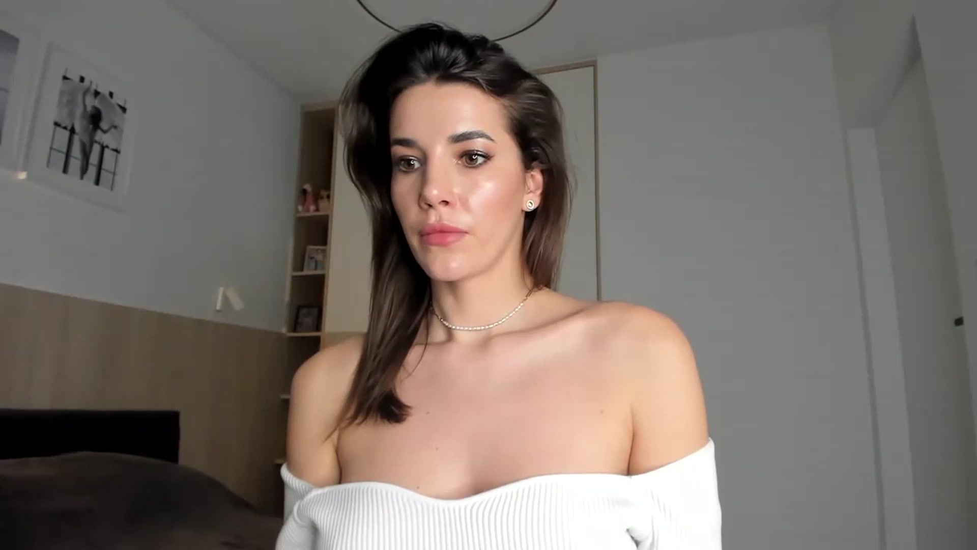 Gallery image thumbnail from EliinaGreen's myfreecams stream on, 02/17/2024, 15:38 image 14 of 20