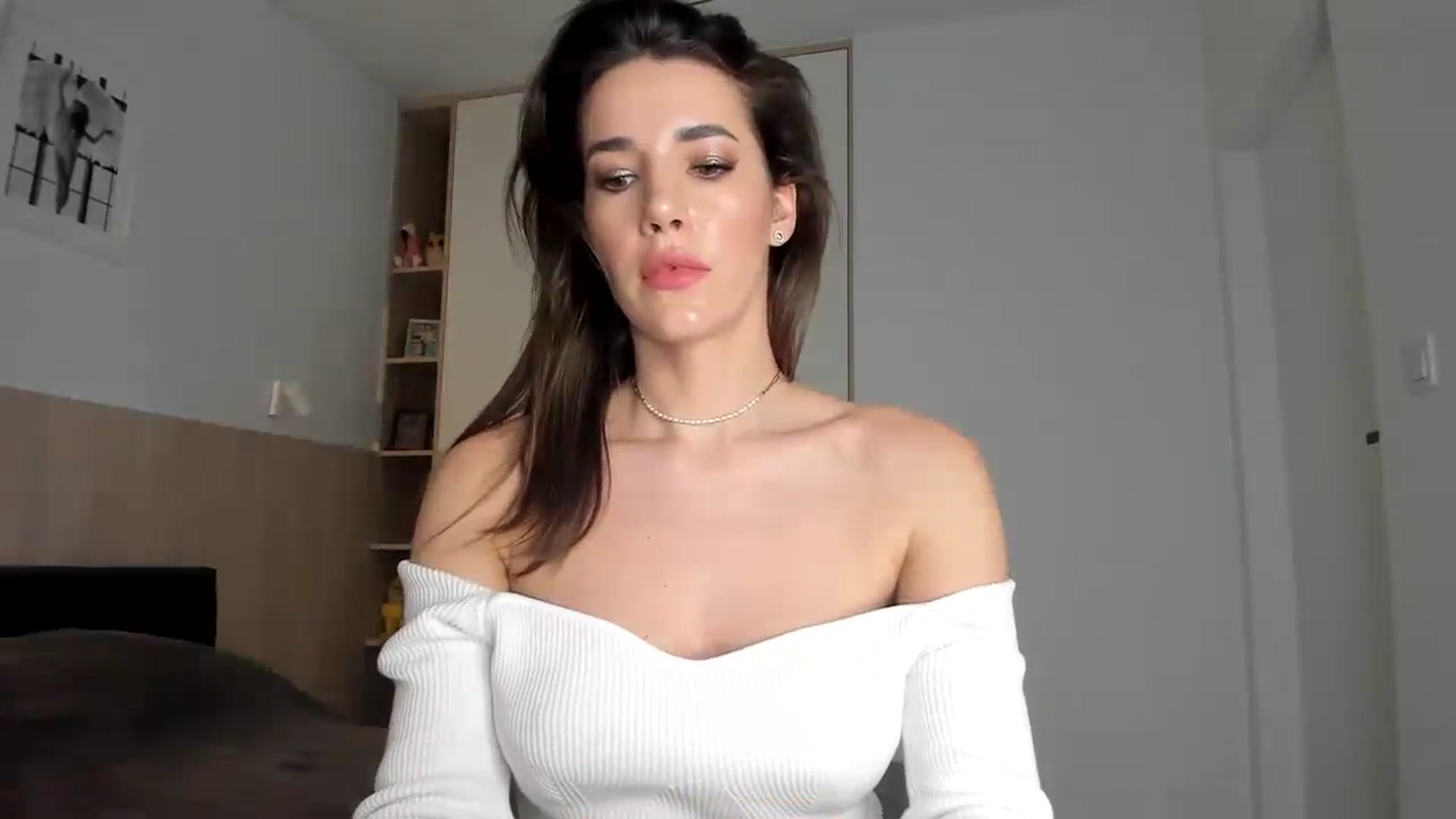 Gallery image thumbnail from EliinaGreen's myfreecams stream on, 02/17/2024, 15:38 image 7 of 20