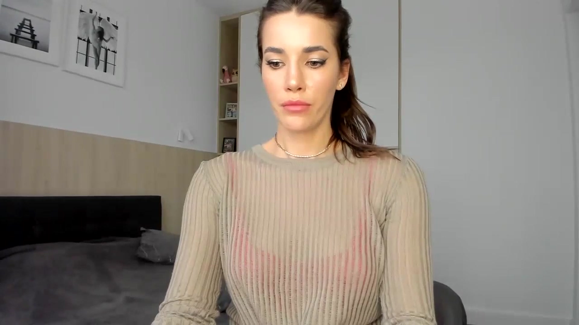 Gallery image thumbnail from EliinaGreen's myfreecams stream on, 02/20/2024, 15:13 image 13 of 20