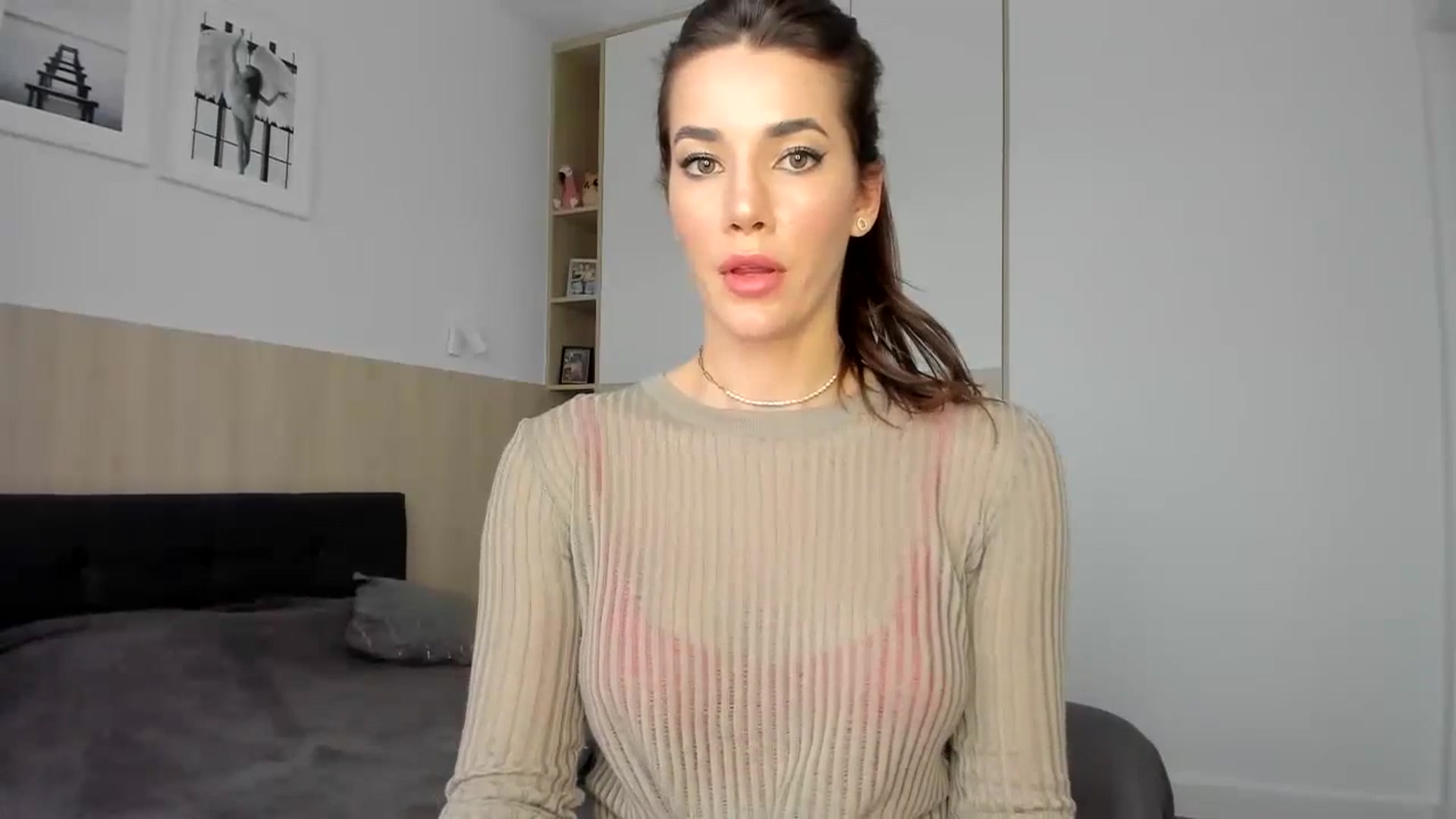 Gallery image thumbnail from EliinaGreen's myfreecams stream on, 02/20/2024, 15:13 image 14 of 20