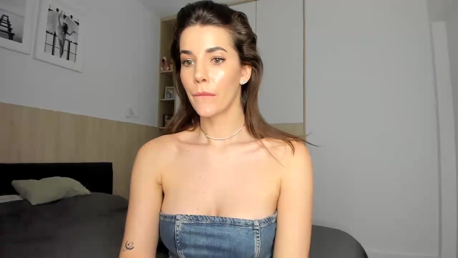 Gallery image thumbnail from EliinaGreen's myfreecams stream on, 02/24/2024, 16:10 image 20 of 20