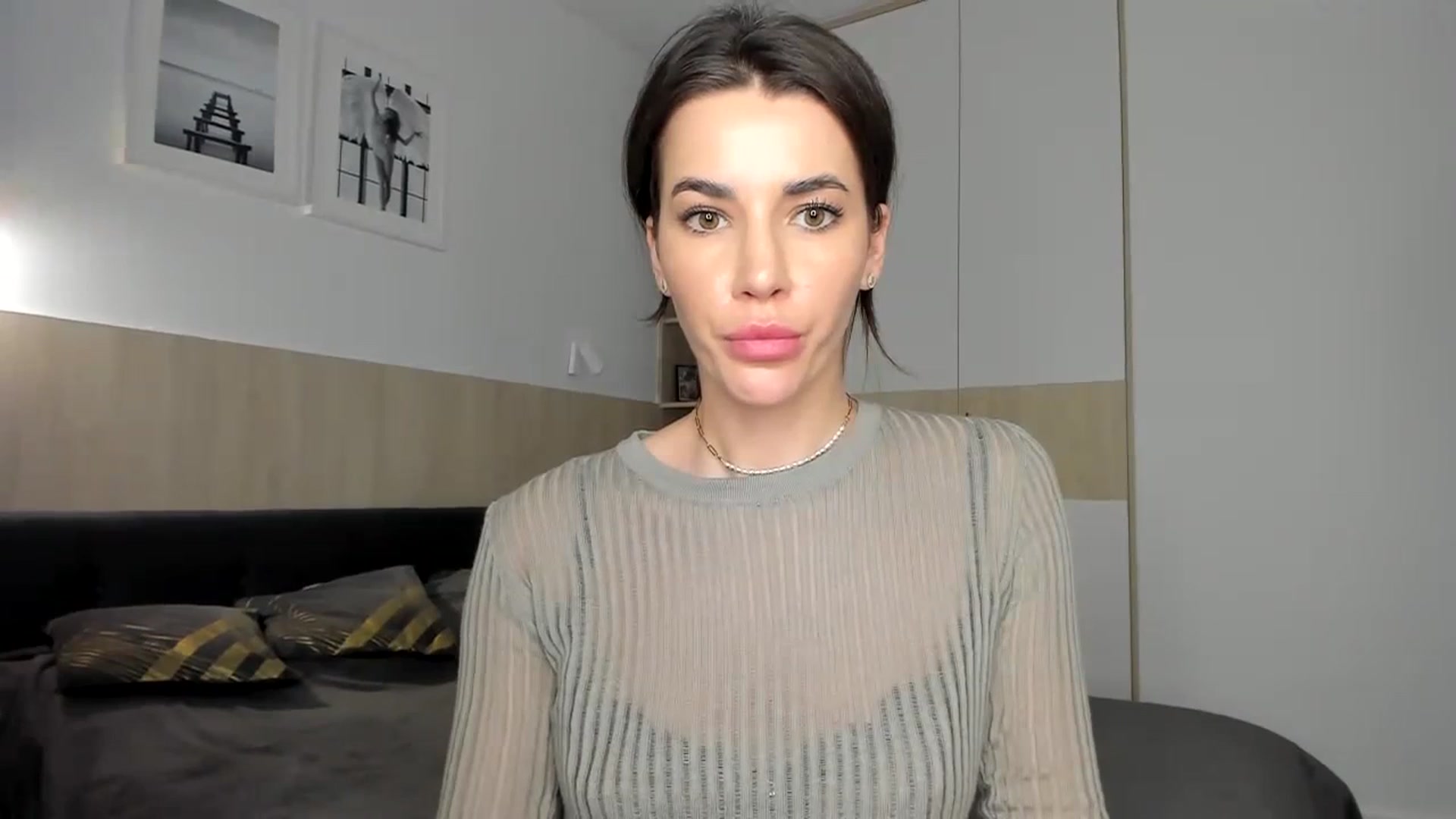 Gallery image thumbnail from EliinaGreen's myfreecams stream on, 02/26/2024, 21:28 image 17 of 20