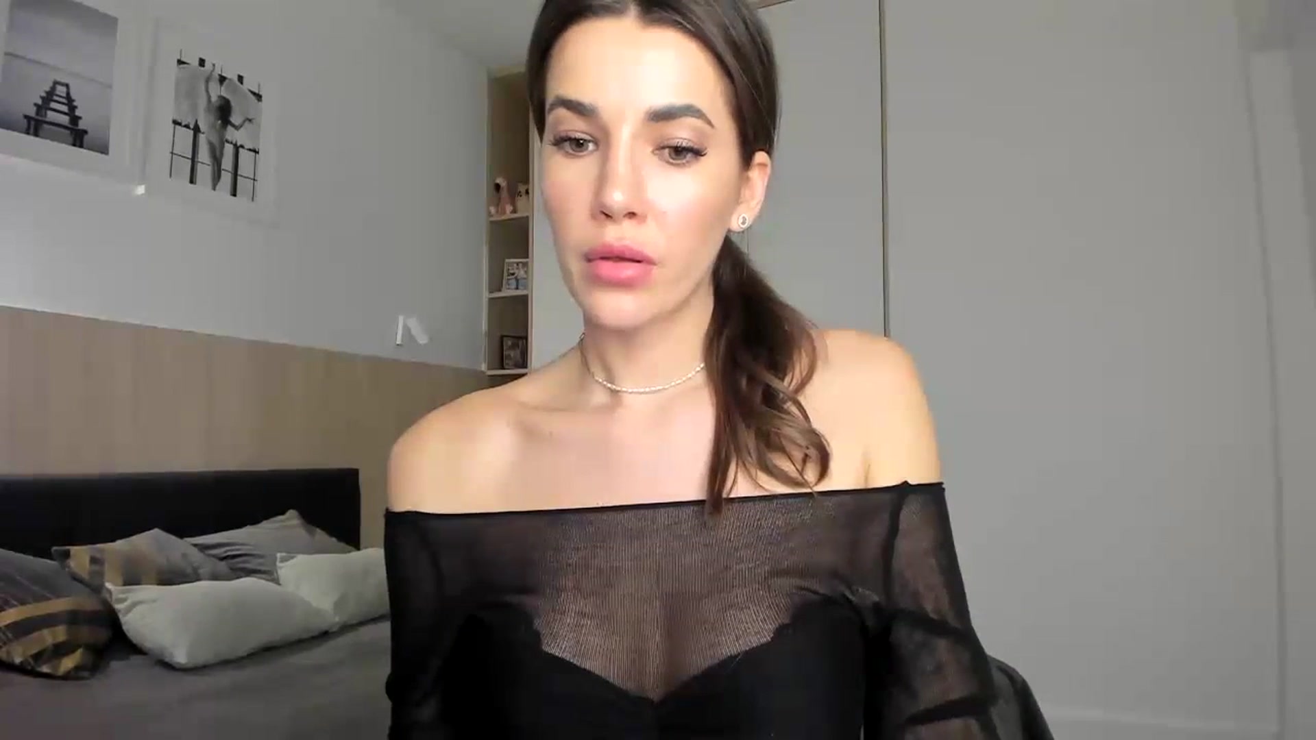 Gallery image thumbnail from EliinaGreen's myfreecams stream on, 03/07/2024, 19:38 image 3 of 20