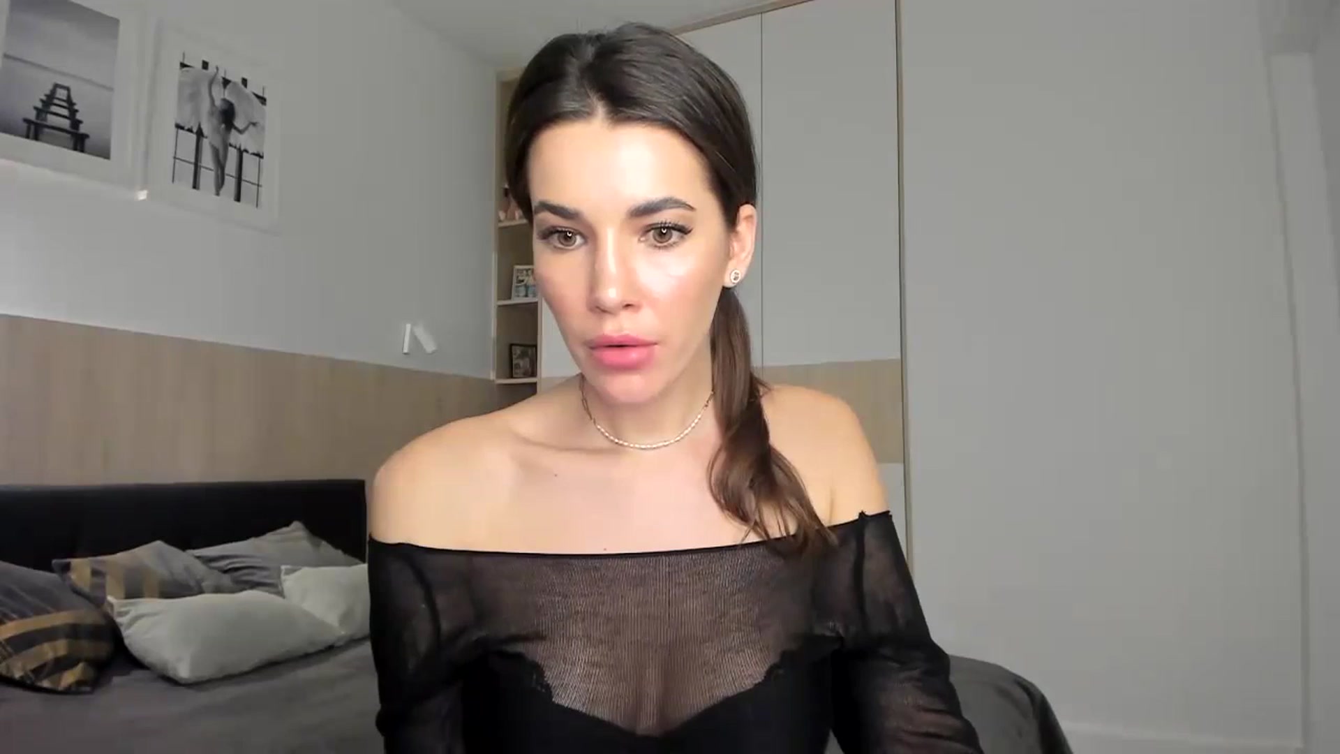 Gallery image thumbnail from EliinaGreen's myfreecams stream on, 03/07/2024, 19:38 image 10 of 20
