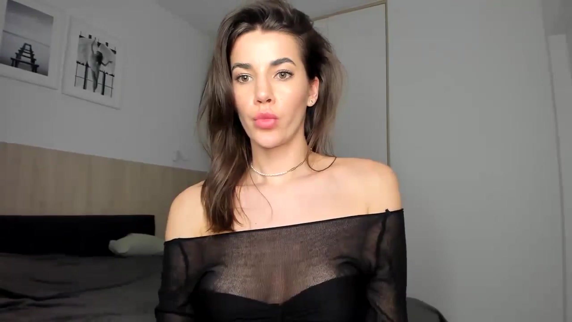 Gallery image thumbnail from EliinaGreen's myfreecams stream on, 03/14/2024, 22:29 image 18 of 20