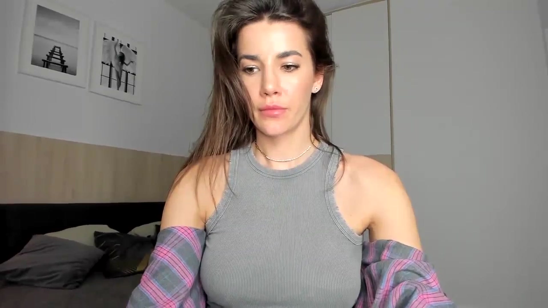 Gallery image thumbnail from EliinaGreen's myfreecams stream on, 03/21/2024, 21:54 image 13 of 20