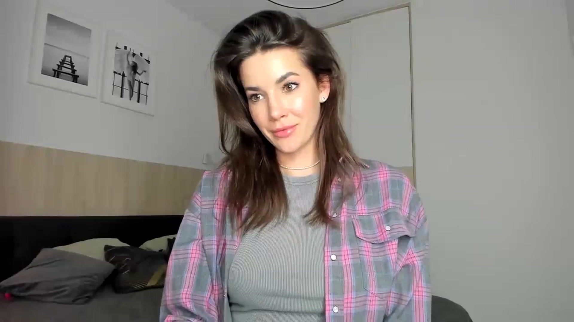 Gallery image thumbnail from EliinaGreen's myfreecams stream on, 03/21/2024, 21:54 image 1 of 20