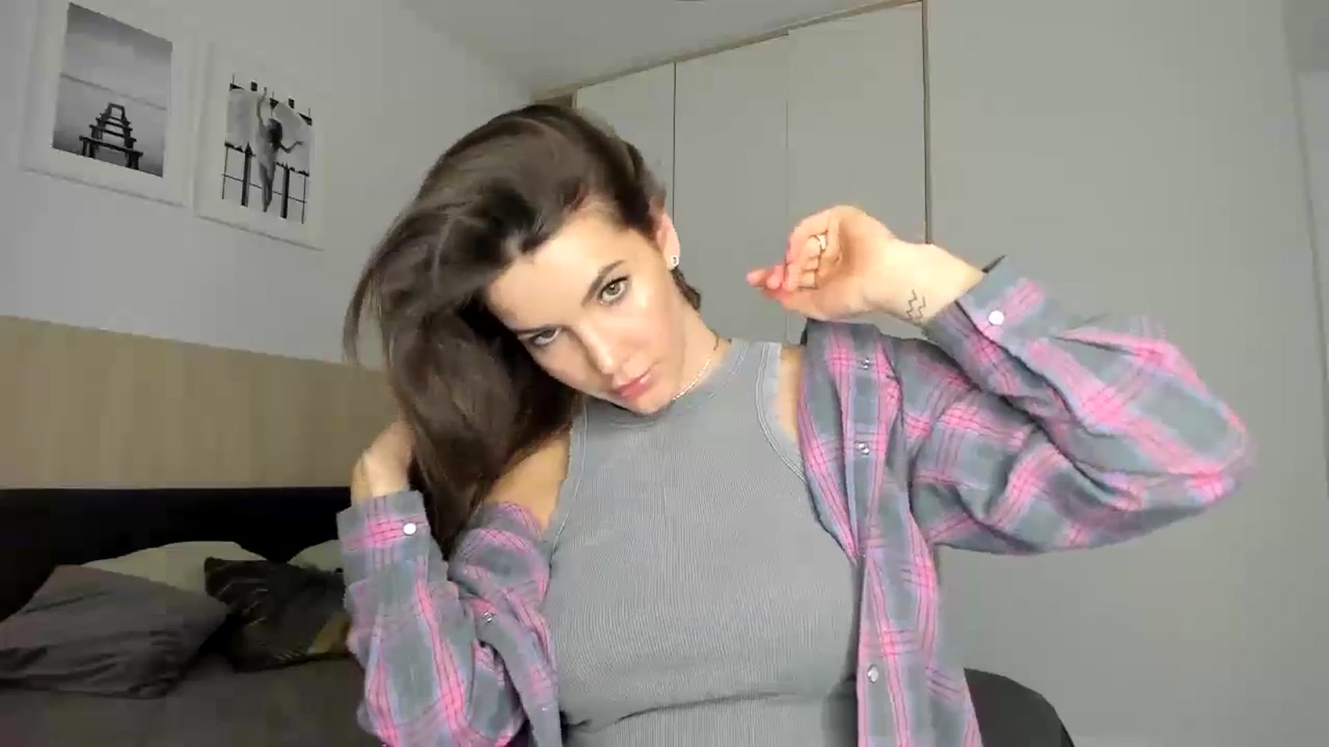 Gallery image thumbnail from EliinaGreen's myfreecams stream on, 03/21/2024, 21:54 image 8 of 20