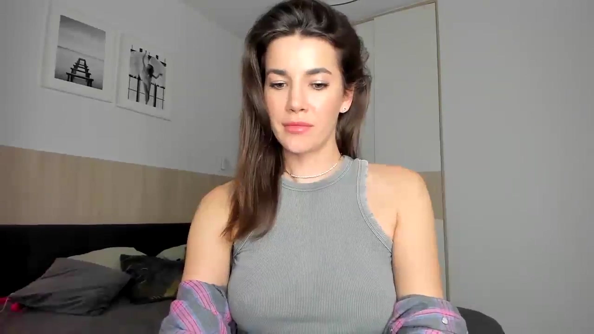 Gallery image thumbnail from EliinaGreen's myfreecams stream on, 03/21/2024, 21:54 image 6 of 20
