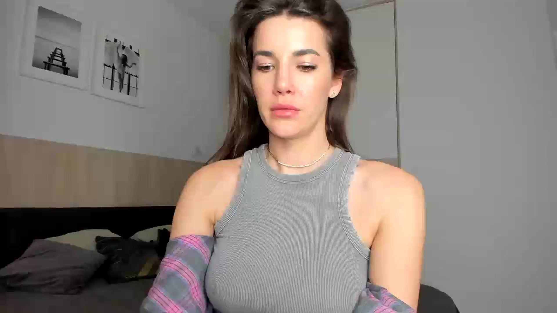 Gallery image thumbnail from EliinaGreen's myfreecams stream on, 03/21/2024, 21:54 image 14 of 20