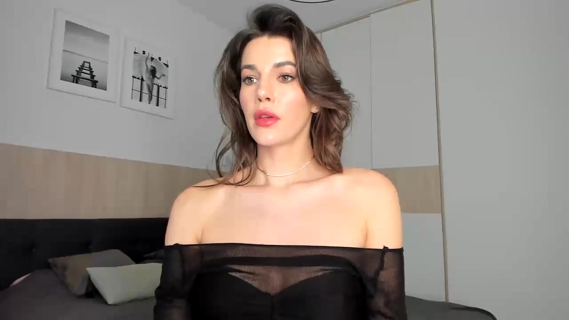 Gallery image thumbnail from EliinaGreen's myfreecams stream on, 03/22/2024, 14:58 image 15 of 20