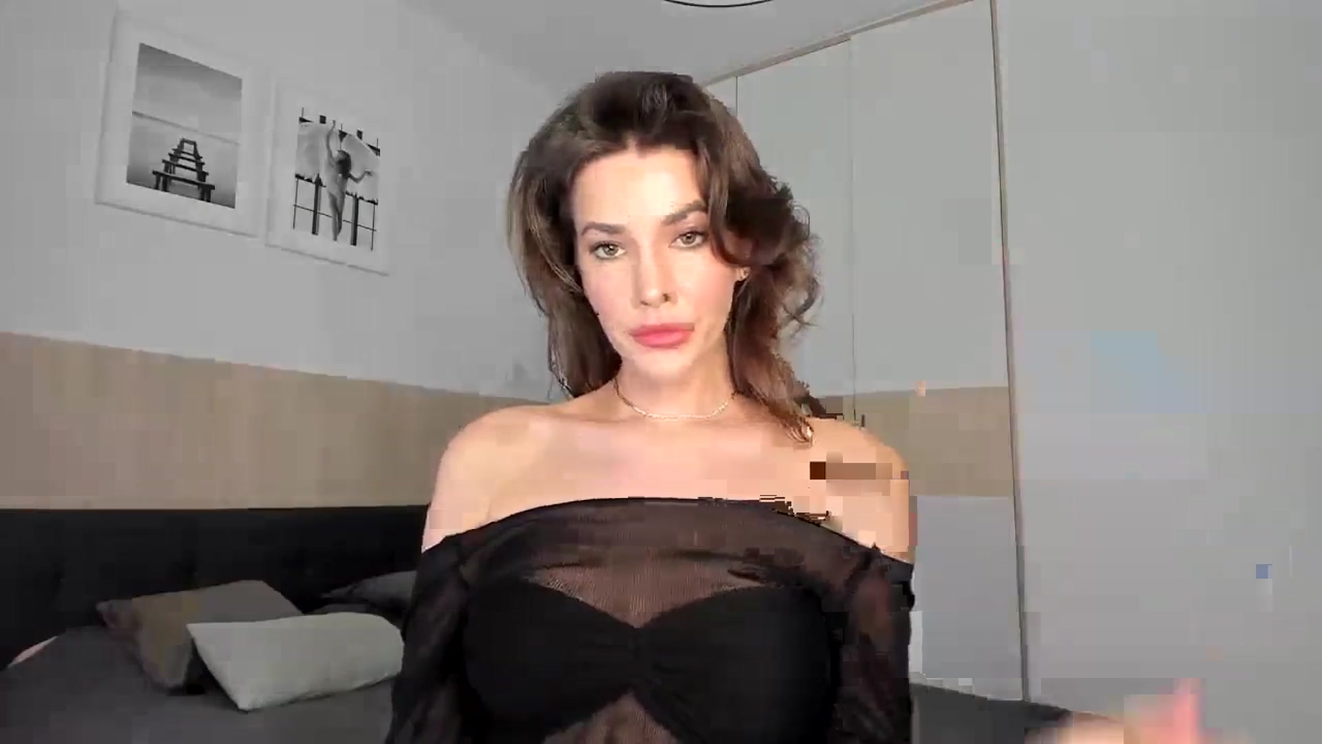 Gallery image thumbnail from EliinaGreen's myfreecams stream on, 03/22/2024, 14:58 image 7 of 20