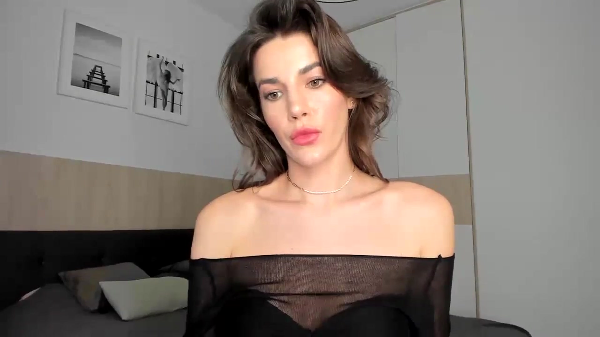 Gallery image thumbnail from EliinaGreen's myfreecams stream on, 03/22/2024, 14:58 image 18 of 20