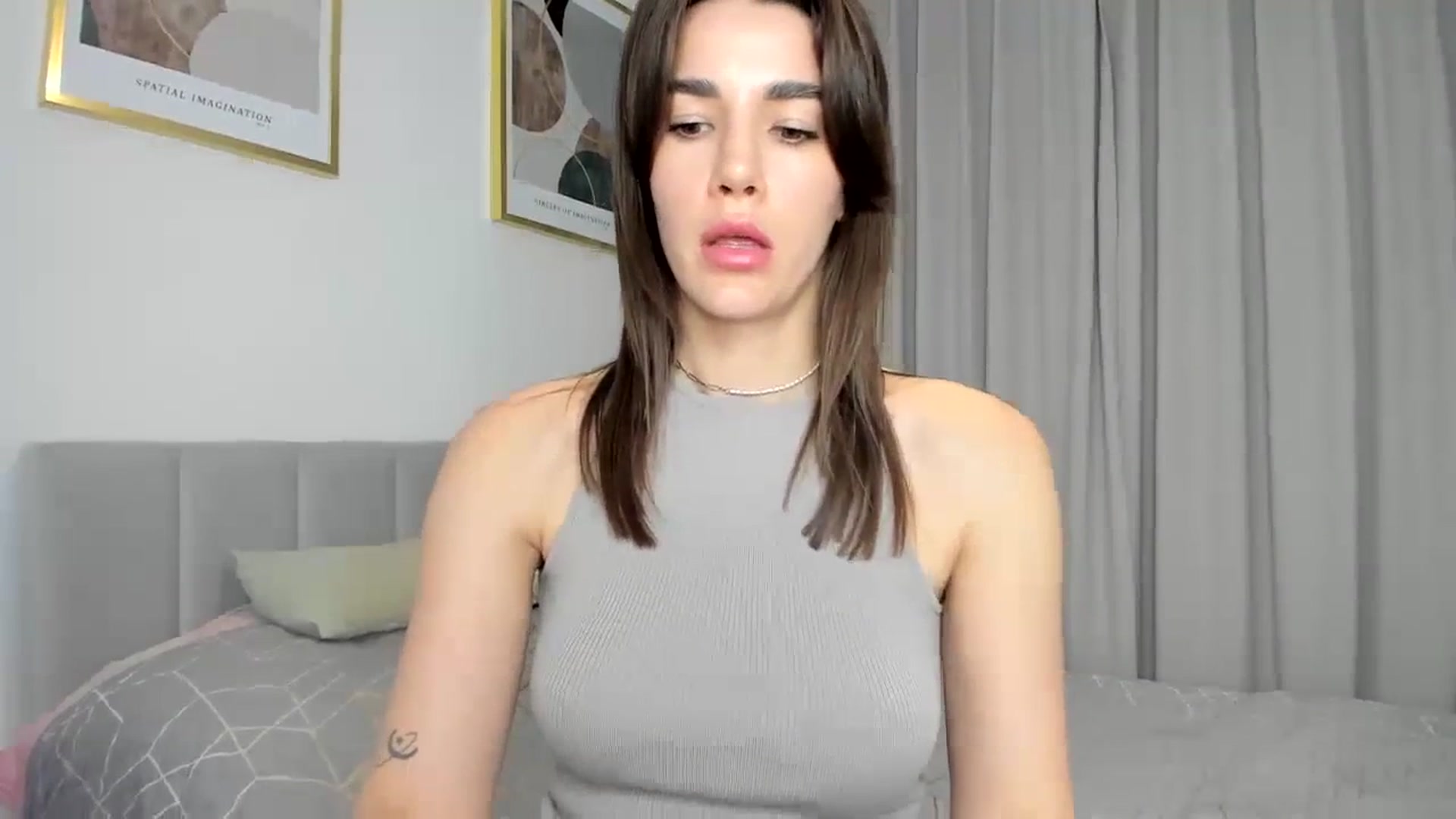 Gallery image thumbnail from EliinaGreen's myfreecams stream on, 04/10/2024, 18:37 image 17 of 20