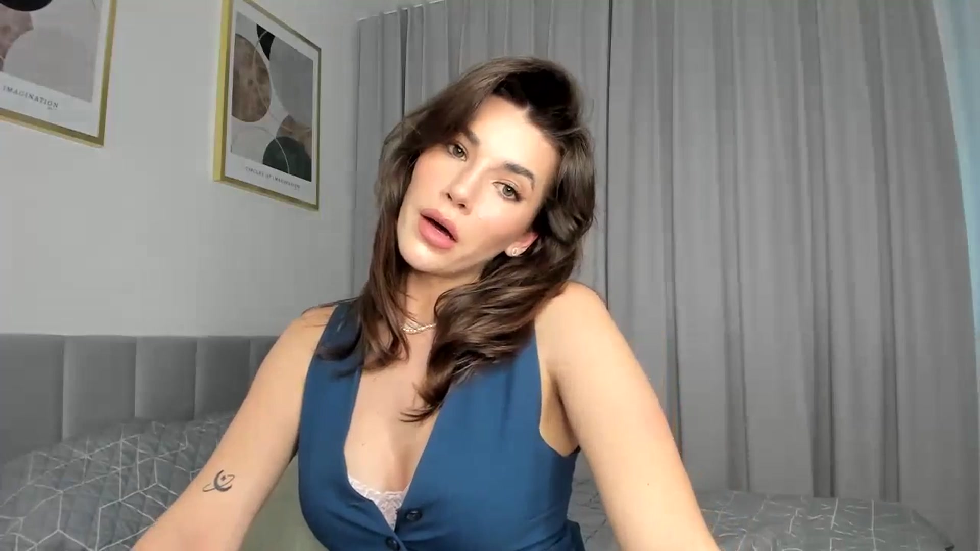Gallery image thumbnail from EliinaGreen's myfreecams stream on, 04/19/2024, 17:09 image 2 of 20