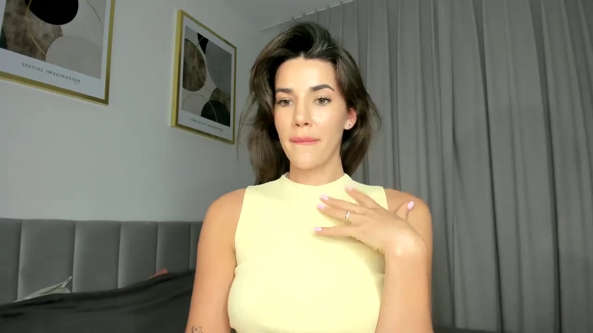 Gallery image thumbnail from EliinaGreen's myfreecams stream on, 05/20/2024, 18:46 image 6 of 20