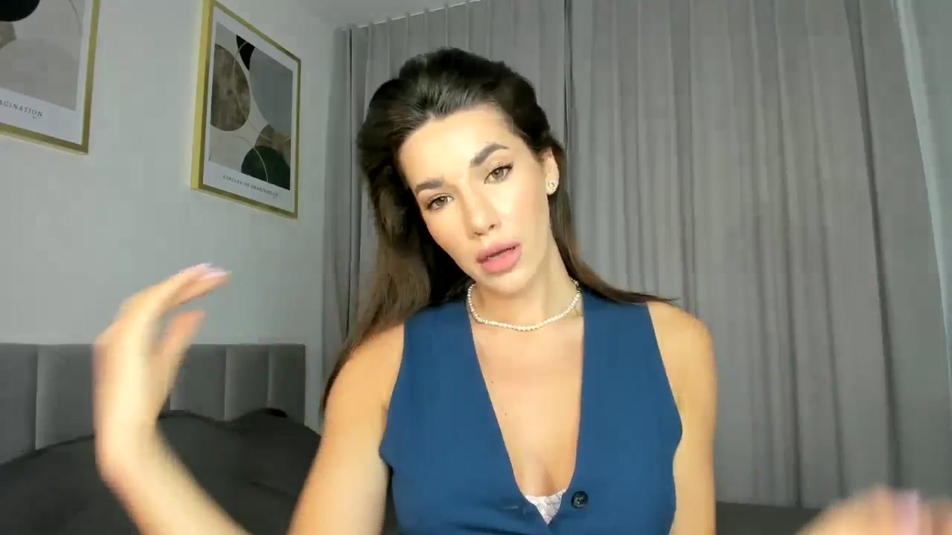 Gallery image thumbnail from EliinaGreen's myfreecams stream on, 05/21/2024, 17:04 image 3 of 20