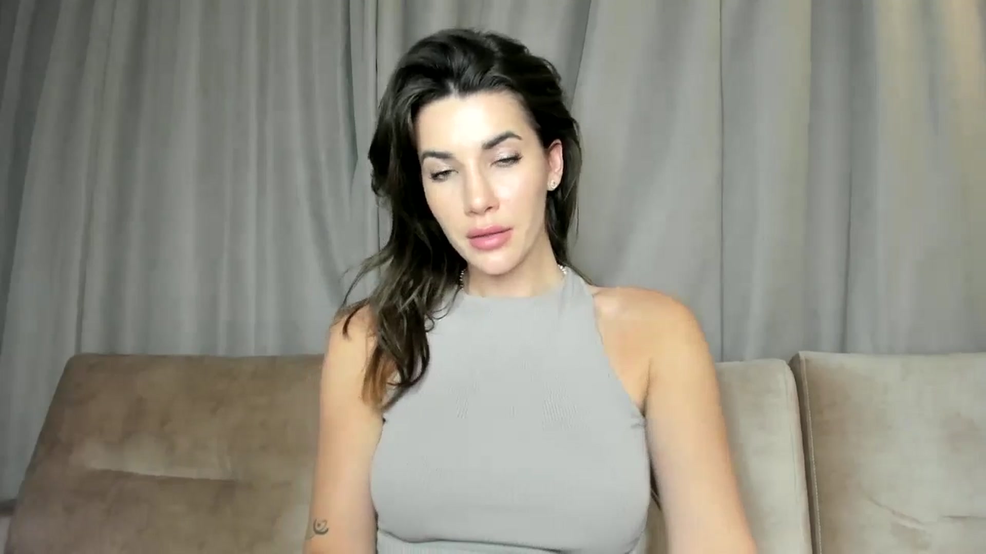 Gallery image thumbnail from EliinaGreen's myfreecams stream on, 05/23/2024, 22:44 image 17 of 20