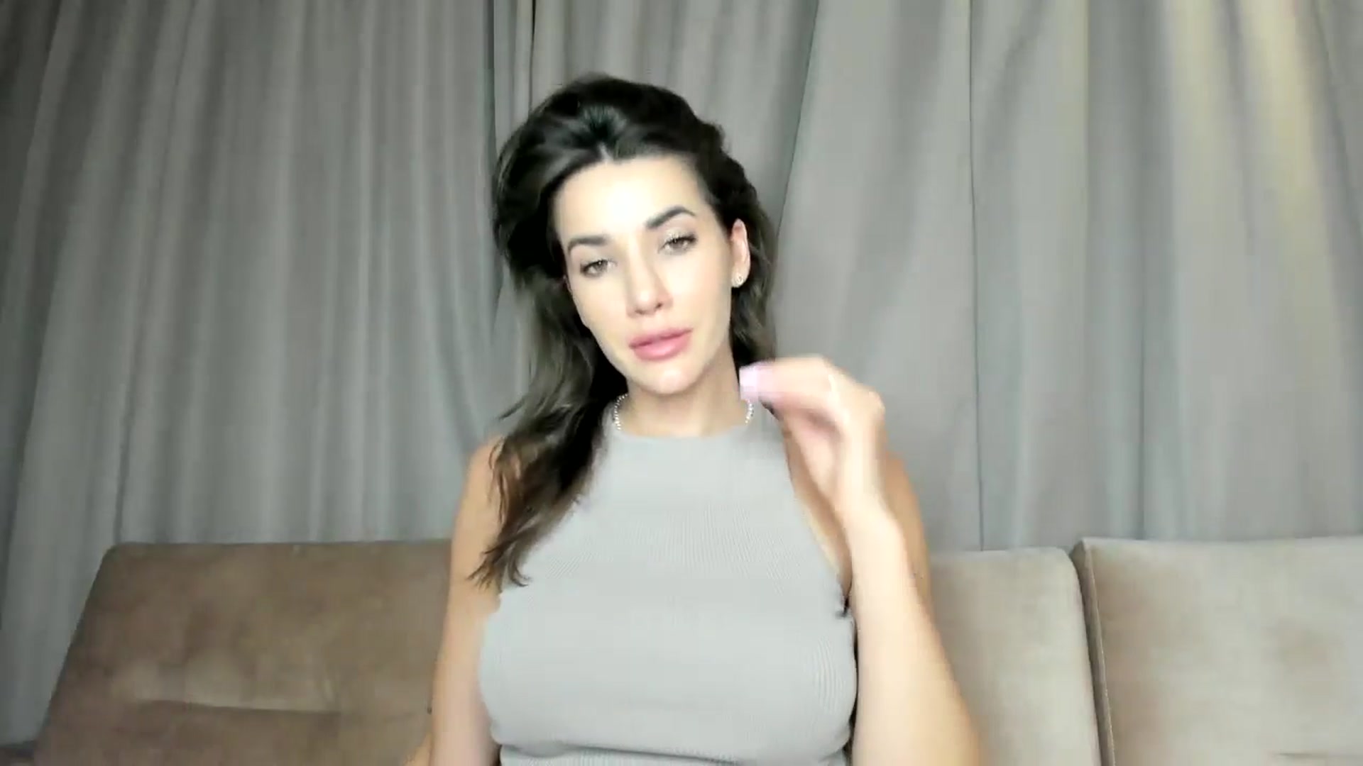 Gallery image thumbnail from EliinaGreen's myfreecams stream on, 05/23/2024, 22:44 image 2 of 20