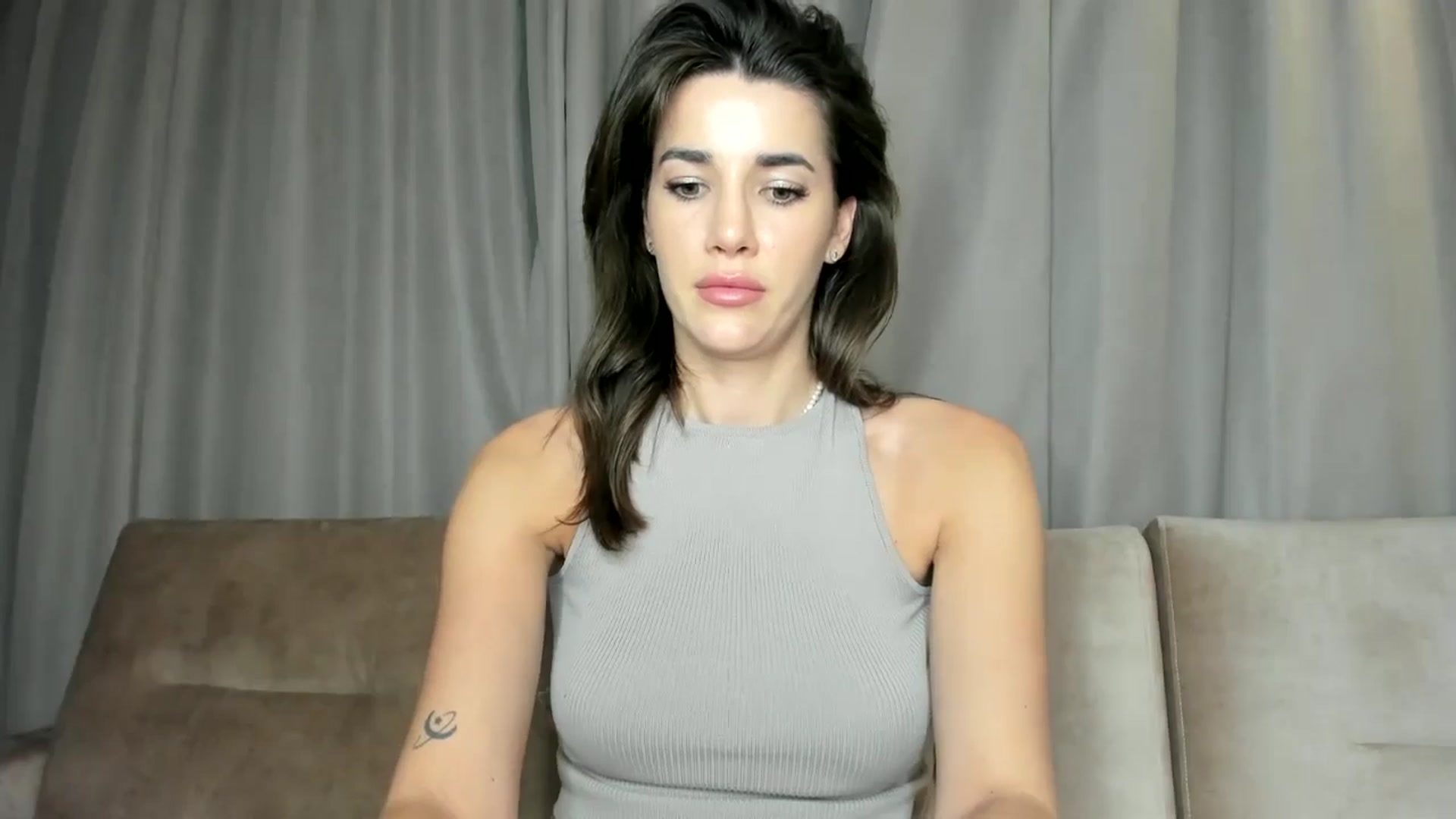 Gallery image thumbnail from EliinaGreen's myfreecams stream on, 05/23/2024, 22:44 image 8 of 20