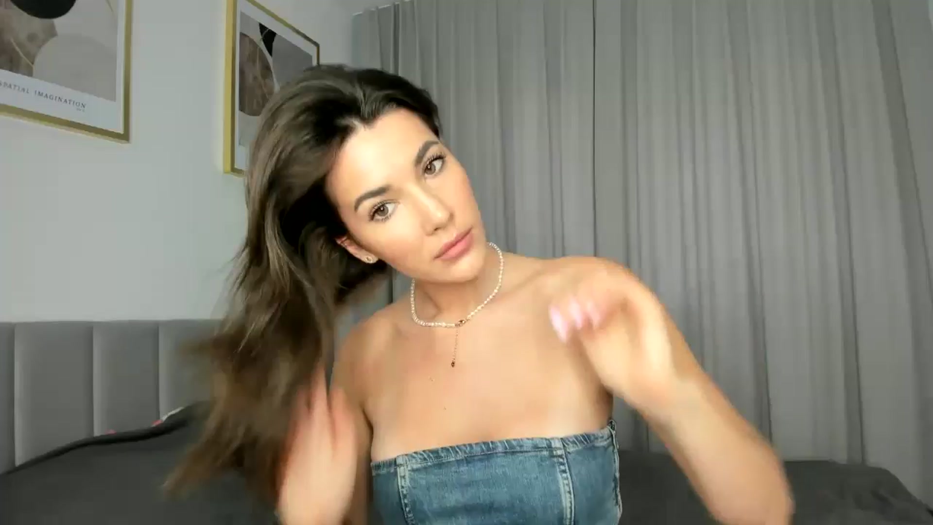 Gallery image thumbnail from EliinaGreen's myfreecams stream on, 05/28/2024, 16:39 image 1 of 20