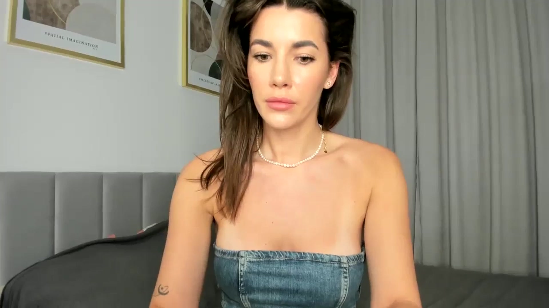 Gallery image thumbnail from EliinaGreen's myfreecams stream on, 05/28/2024, 17:57 image 9 of 20