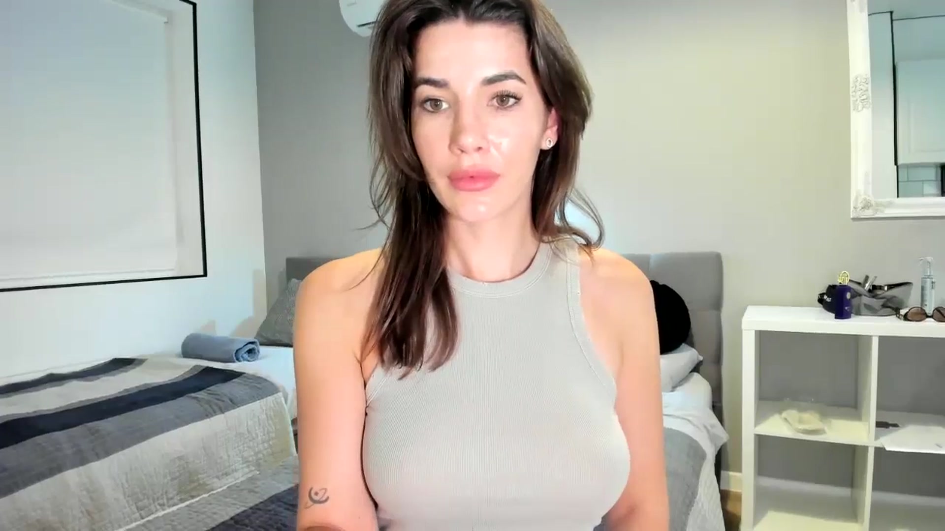 Gallery image thumbnail from EliinaGreen's myfreecams stream on, 06/03/2024, 19:07 image 17 of 20