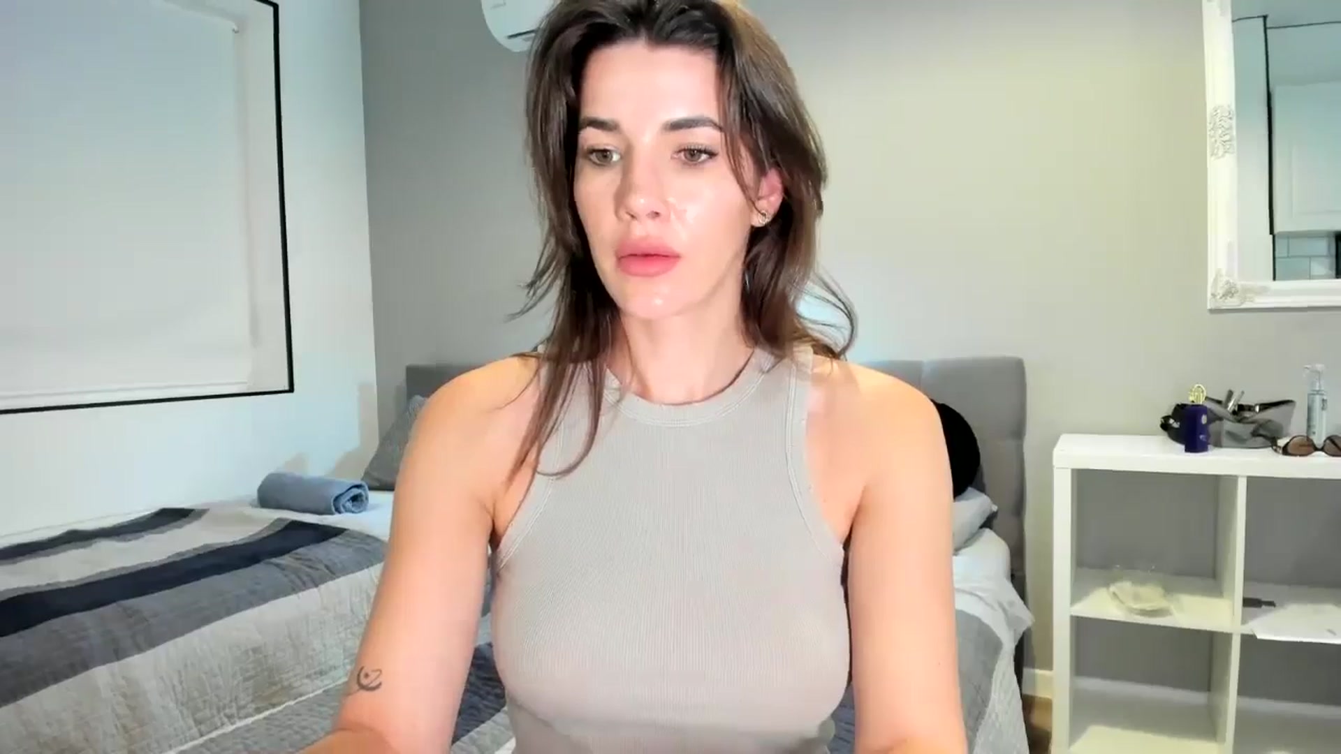 Gallery image thumbnail from EliinaGreen's myfreecams stream on, 06/03/2024, 19:07 image 16 of 20