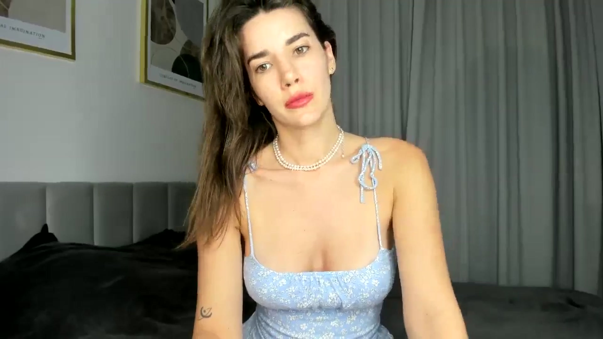 Gallery image thumbnail from EliinaGreen's myfreecams stream on, 06/20/2024, 20:02 image 5 of 20