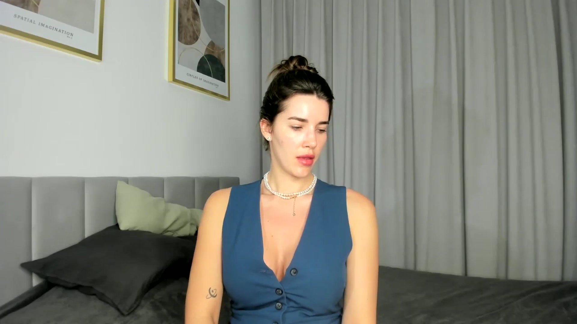 Gallery image thumbnail from EliinaGreen's myfreecams stream on, 06/28/2024, 20:59 image 13 of 20