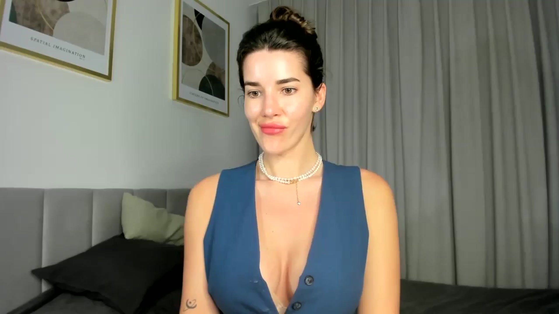 Gallery image thumbnail from EliinaGreen's myfreecams stream on, 06/28/2024, 20:59 image 12 of 20
