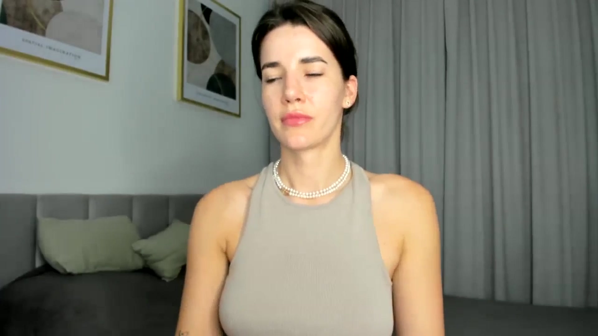 Gallery image thumbnail from EliinaGreen's myfreecams stream on, 07/12/2024, 16:58 image 16 of 20
