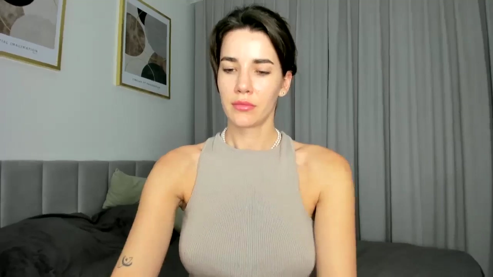Gallery image thumbnail from EliinaGreen's myfreecams stream on, 07/12/2024, 18:10 image 8 of 20