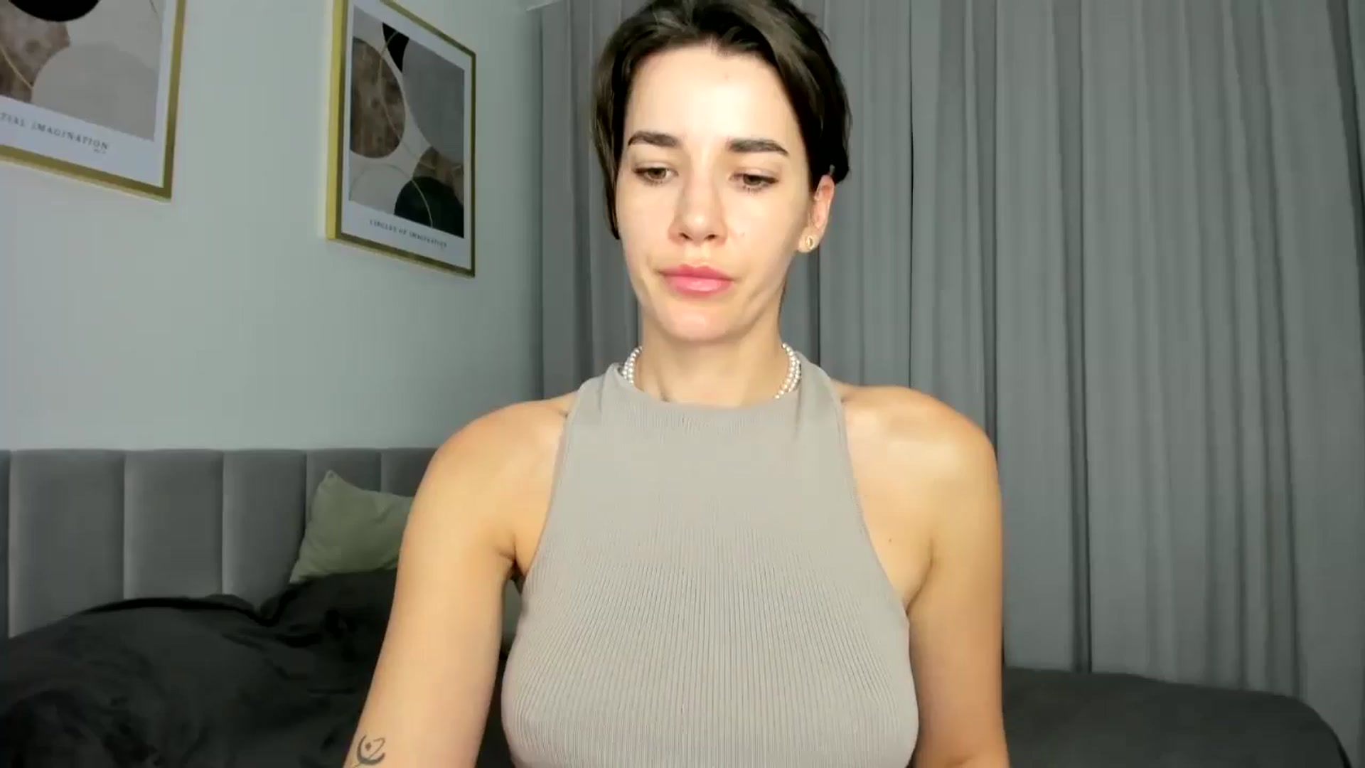 Gallery image thumbnail from EliinaGreen's myfreecams stream on, 07/12/2024, 18:10 image 1 of 20