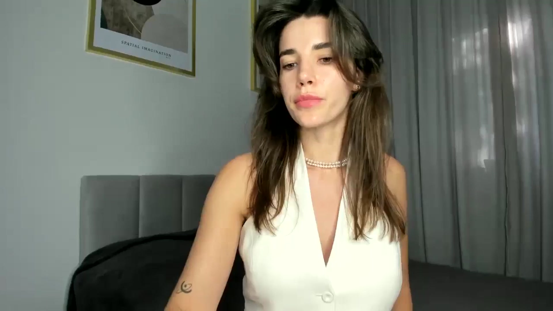 Gallery image thumbnail from EliinaGreen's myfreecams stream on, 07/15/2024, 15:23 image 11 of 20