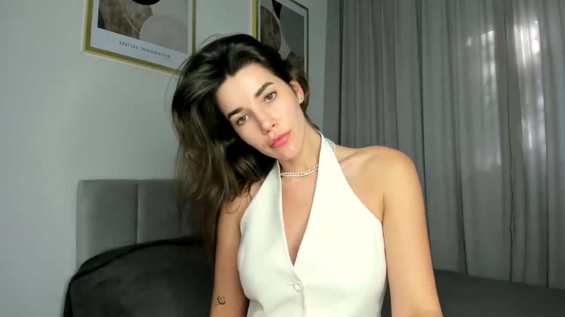 Gallery image thumbnail from EliinaGreen's myfreecams stream on, 07/15/2024, 15:23 image 8 of 20