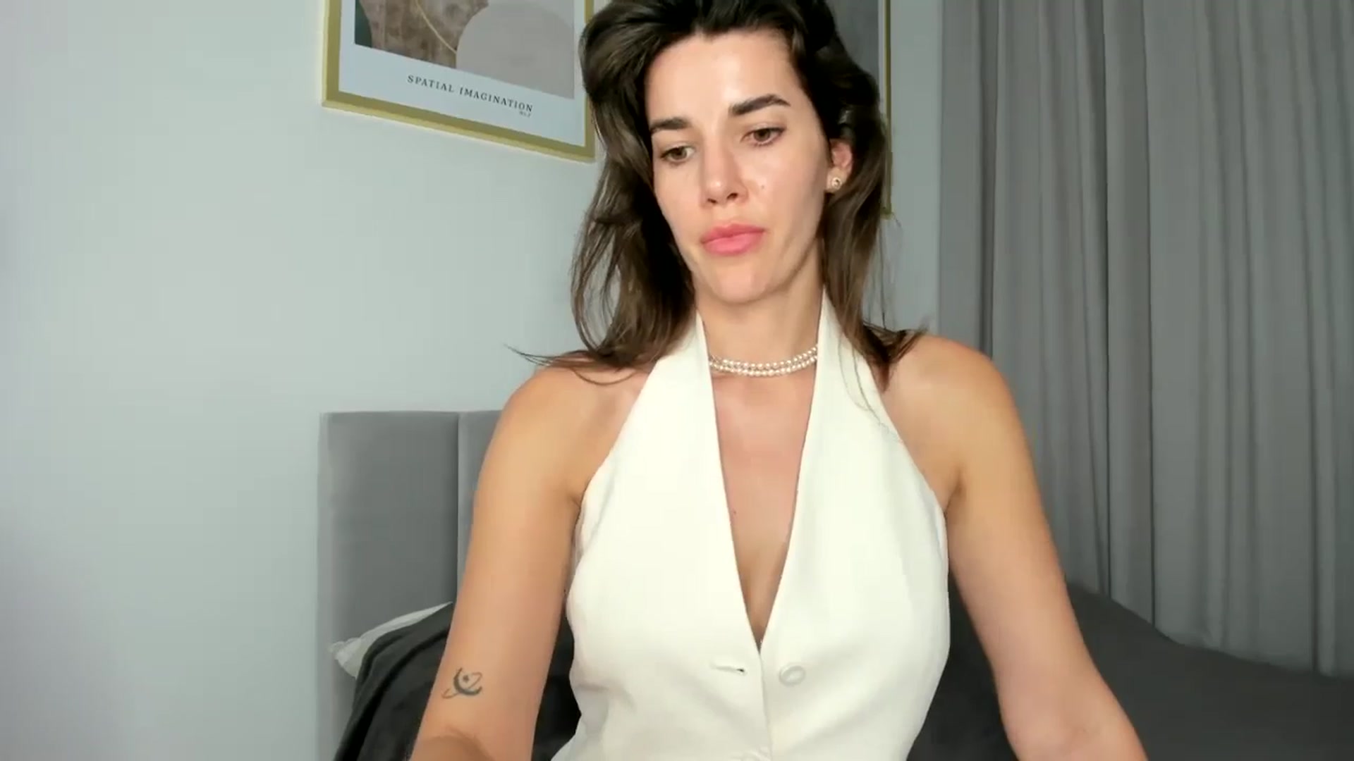 Gallery image thumbnail from EliinaGreen's myfreecams stream on, 07/16/2024, 16:48 image 9 of 20