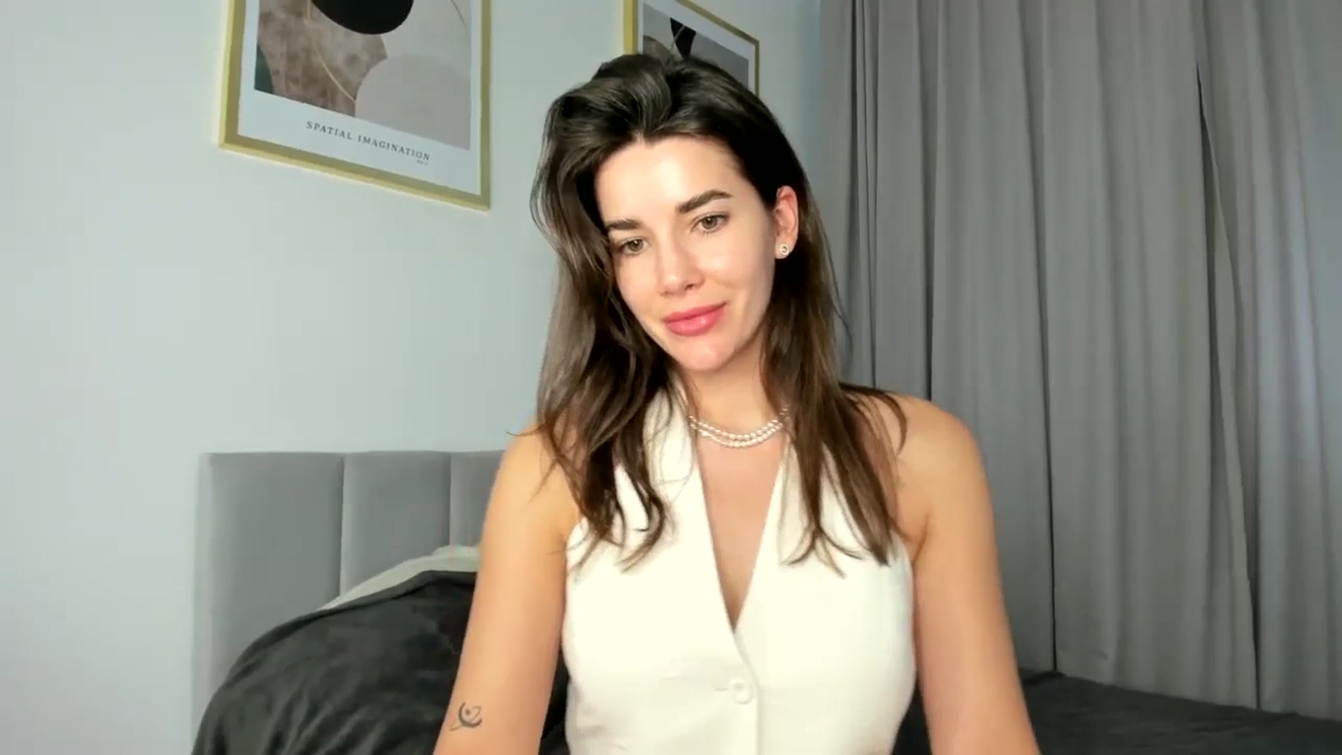 Gallery image thumbnail from EliinaGreen's myfreecams stream on, 07/20/2024, 12:37 image 15 of 20